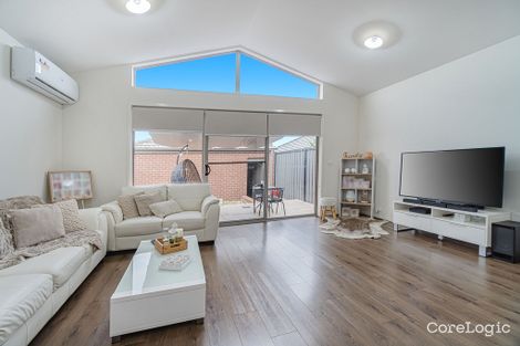 Property photo of 285 Brookfield Boulevard Craigieburn VIC 3064