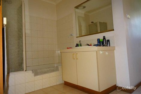 Property photo of 2/4 Winterborne Rise Kennington VIC 3550