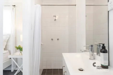 Property photo of 32 Croudace Road Elermore Vale NSW 2287