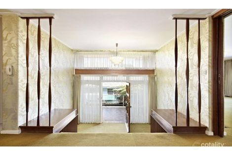 Property photo of 3 Helenslea Road Caulfield North VIC 3161