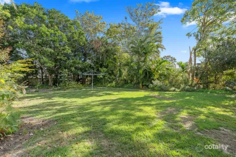 Property photo of 25 King Street Urangan QLD 4655