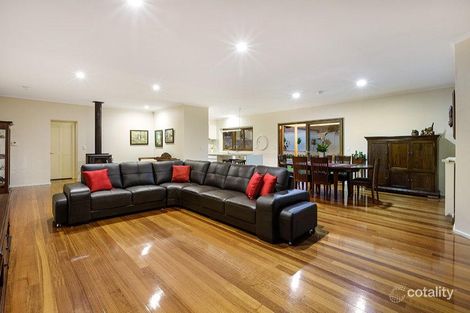 Property photo of 1 Ilinga Court Eltham VIC 3095