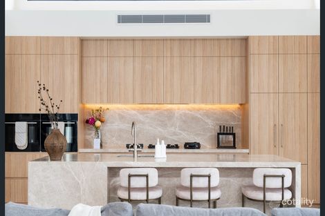 19 Fairsky Ave, Mermaid Waters, QLD 4218