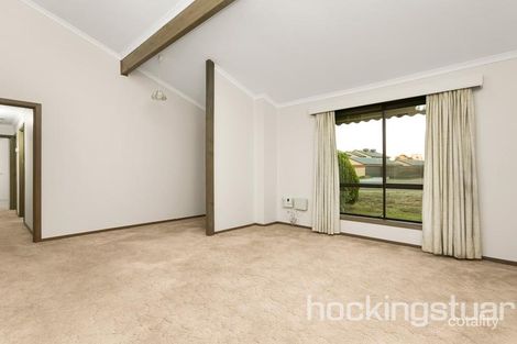 Property photo of 2 Euroa Walk Kurunjang VIC 3337