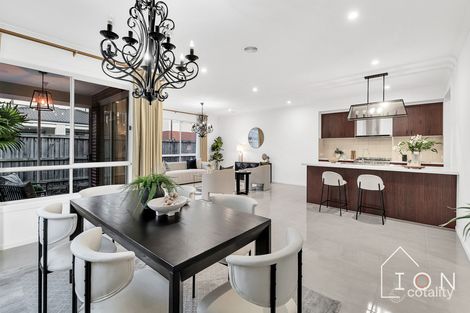 Property photo of 10 Dapple Crescent Clyde North VIC 3978