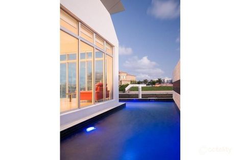 Property photo of 1 Royal Albert Crescent Paradise Point QLD 4216