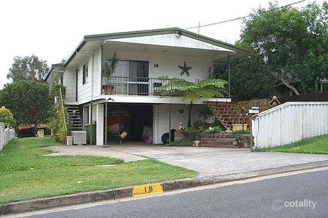 19 Schneider Ave, Labrador, QLD 4215