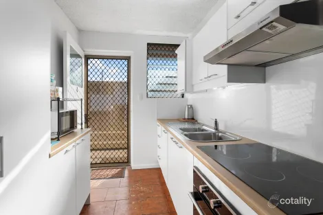 Property photo of 4/9 Meredith Street Redcliffe QLD 4020