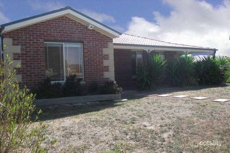Property photo of 2 Freeman Drive Pakenham VIC 3810