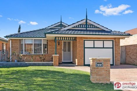 11 Kew Gardens Ct, Wattle Grove, NSW 2173
