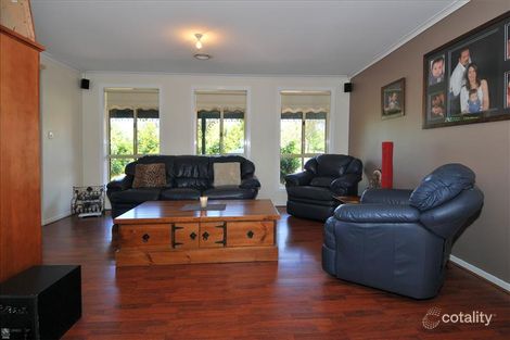 Property photo of 16 Addison Way Roxburgh Park VIC 3064