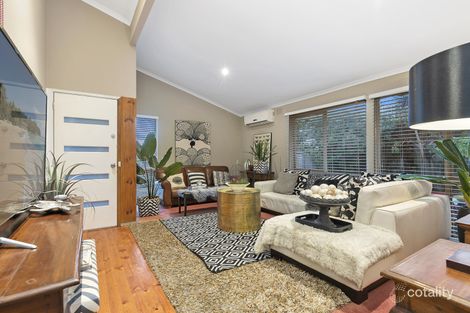 Property photo of 10 John Fawkner Drive Endeavour Hills VIC 3802