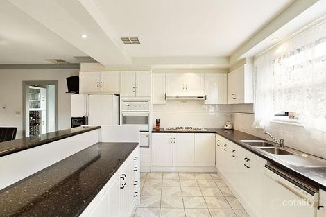 Property photo of 3 Daintree Rise St Helena VIC 3088