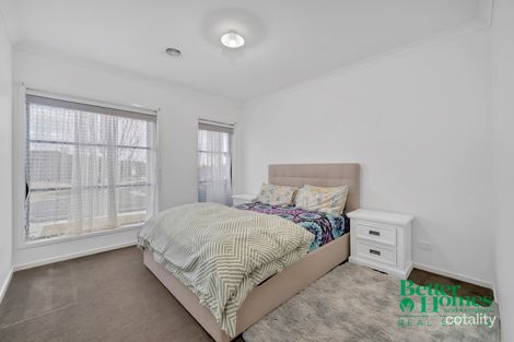 Property photo of 42 Cotton Field Way Brookfield VIC 3338