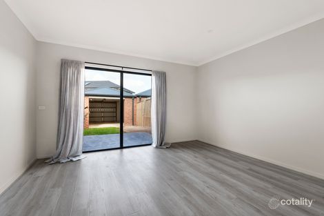 Property photo of 11 Prune Walk Manor Lakes VIC 3024