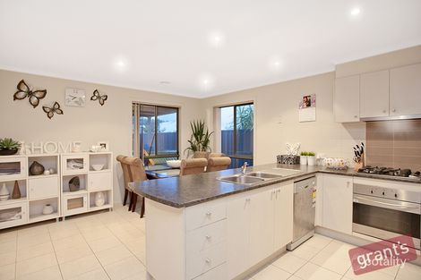 Property photo of 6 Tangelo Terrace Pakenham VIC 3810