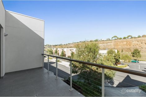 Property photo of 44 Lakeside Crescent Keilor East VIC 3033