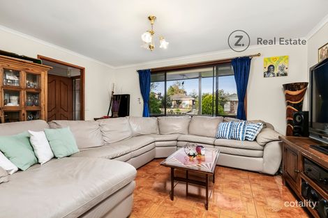 Property photo of 31 Girvan Circuit Endeavour Hills VIC 3802