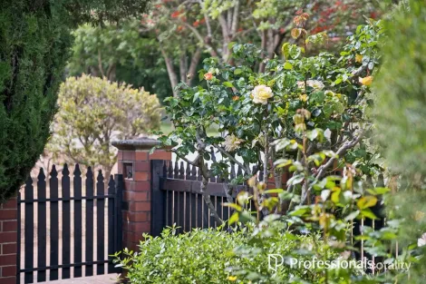 Property photo of 9/1 Dixon Road Kalamunda WA 6076