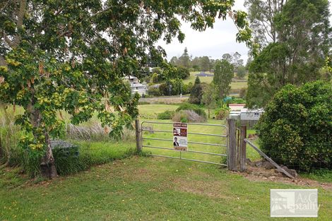 15 Bridge Rd, Tiaro, QLD 4650