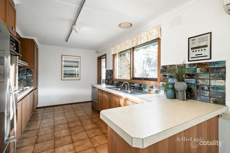 Property photo of 16 Lawanna Drive Templestowe VIC 3106