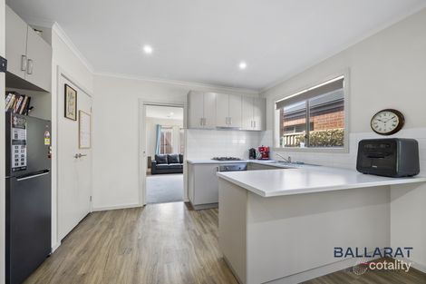 Property photo of 2/312A Albert Street Sebastopol VIC 3356