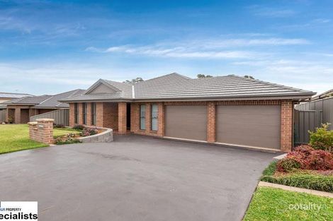 Property photo of 16 Jubilee Circuit Rosemeadow NSW 2560