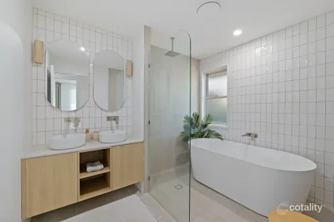 Property photo of 14 Suncrest Court Wurtulla QLD 4575
