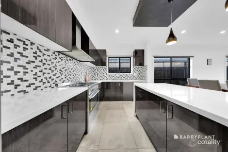 Property photo of 71 Adoquin Street Doreen VIC 3754