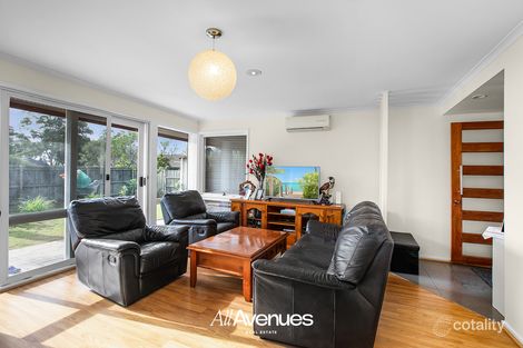 Property photo of 3 Kalyptos Walk Cranbourne VIC 3977