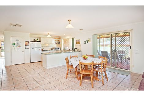 Property photo of 15 The Dale Thurgoona NSW 2640