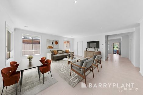 Property photo of 13 Weigall Close Caroline Springs VIC 3023