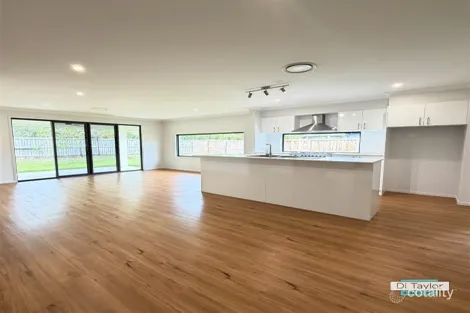 Property photo of 33 Portree Loop Jimboomba QLD 4280