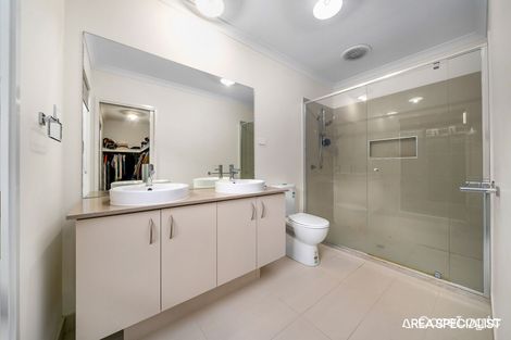 Property photo of 11 Langside Grove Cranbourne East VIC 3977