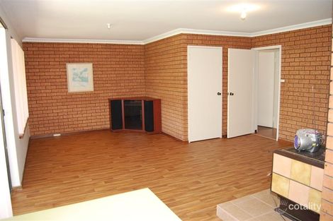 Property photo of 5 Tall Karri Close Camillo WA 6111