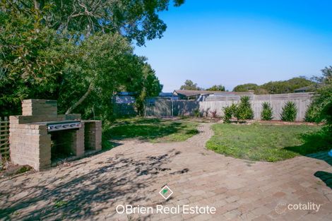 Property photo of 27 Gattinara Drive Frankston VIC 3199