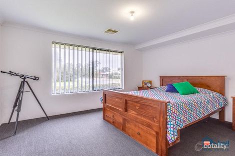 Property photo of 33 Lyrebird Loop Seville Grove WA 6112