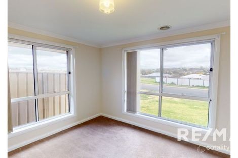 Property photo of 13 Hilton Place Junee NSW 2663