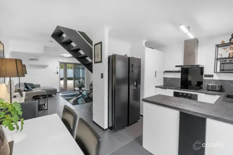 Property photo of 2/7 Rigg Street Woree QLD 4868