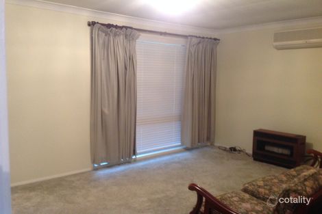 Property photo of 8 Dampier Boulevard Killarney Vale NSW 2261