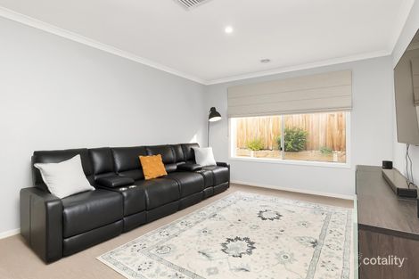 Property photo of 11 Cromarty Circuit Darley VIC 3340