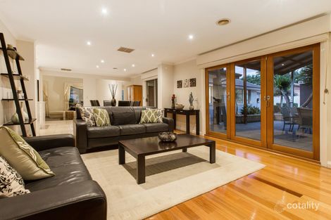 Property photo of 2 Ami Court Berwick VIC 3806