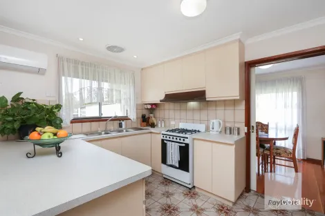 Property photo of 11 Dingley Close Gladstone Park VIC 3043