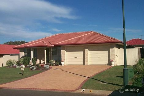 33 Carinyan Dr, Birkdale, QLD 4159