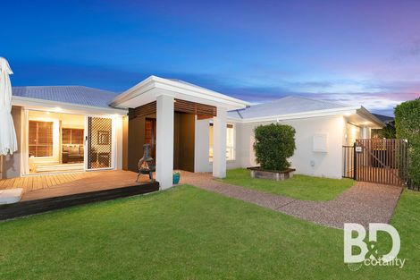 Property photo of 2 King Parrot Close Narangba QLD 4504
