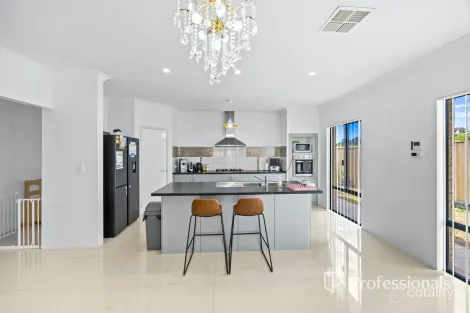 Property photo of 31 Carlingford Court Australind WA 6233
