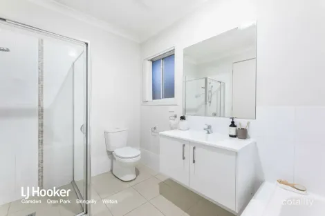 Property photo of 20 Tess Circuit Oran Park NSW 2570