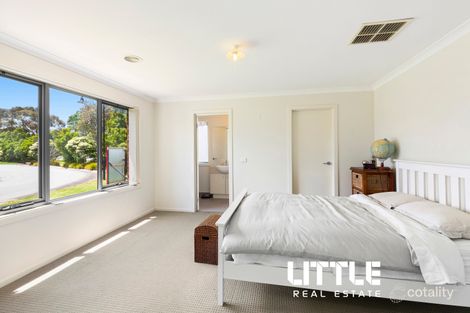 Property photo of 79 Fallingwater Drive Pakenham VIC 3810