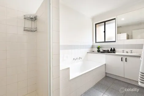 Property photo of 2/24 Hansen Street Mount Waverley VIC 3149