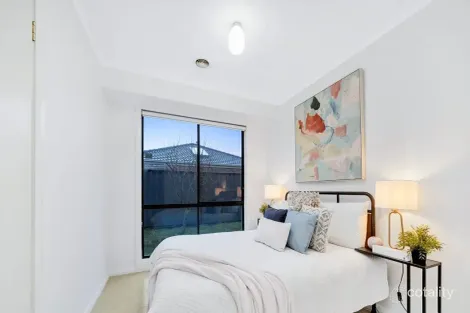 Property photo of 10 Upton Street Roxburgh Park VIC 3064